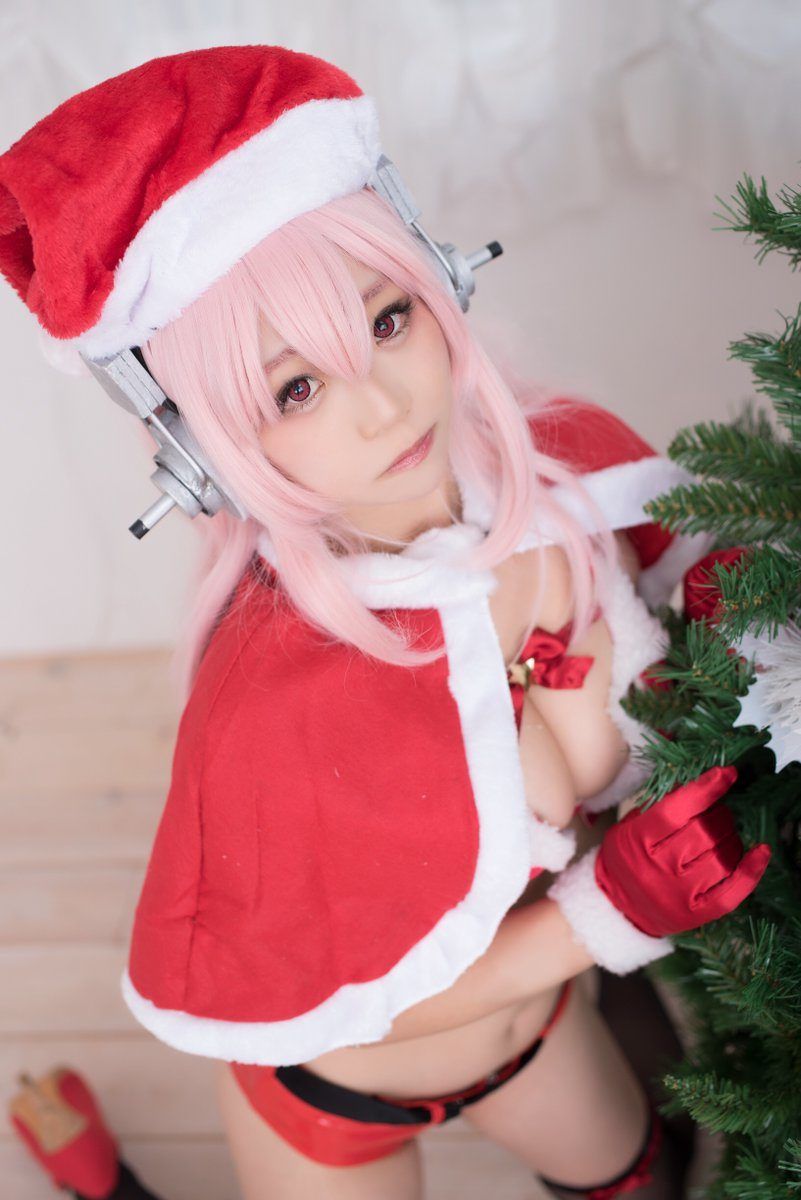 Celebrate Christmas Early With This Super Sonico Cosplay 3