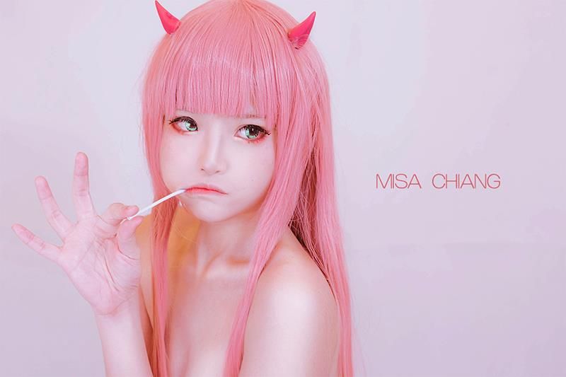 Darling In The FranXX Zero Two Cosplay By Misa Chiang 1