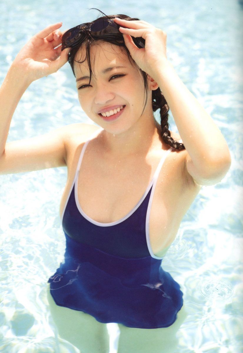 Swimming Time With Izuna Chan